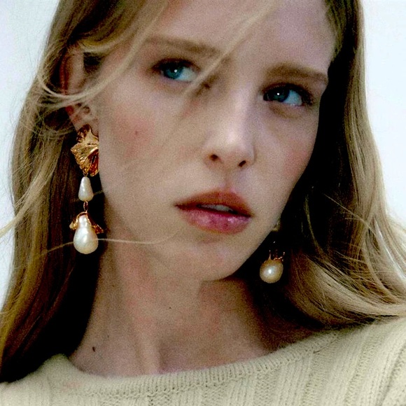 Long Pearl Tassel Earrings - Picture 2 of 5